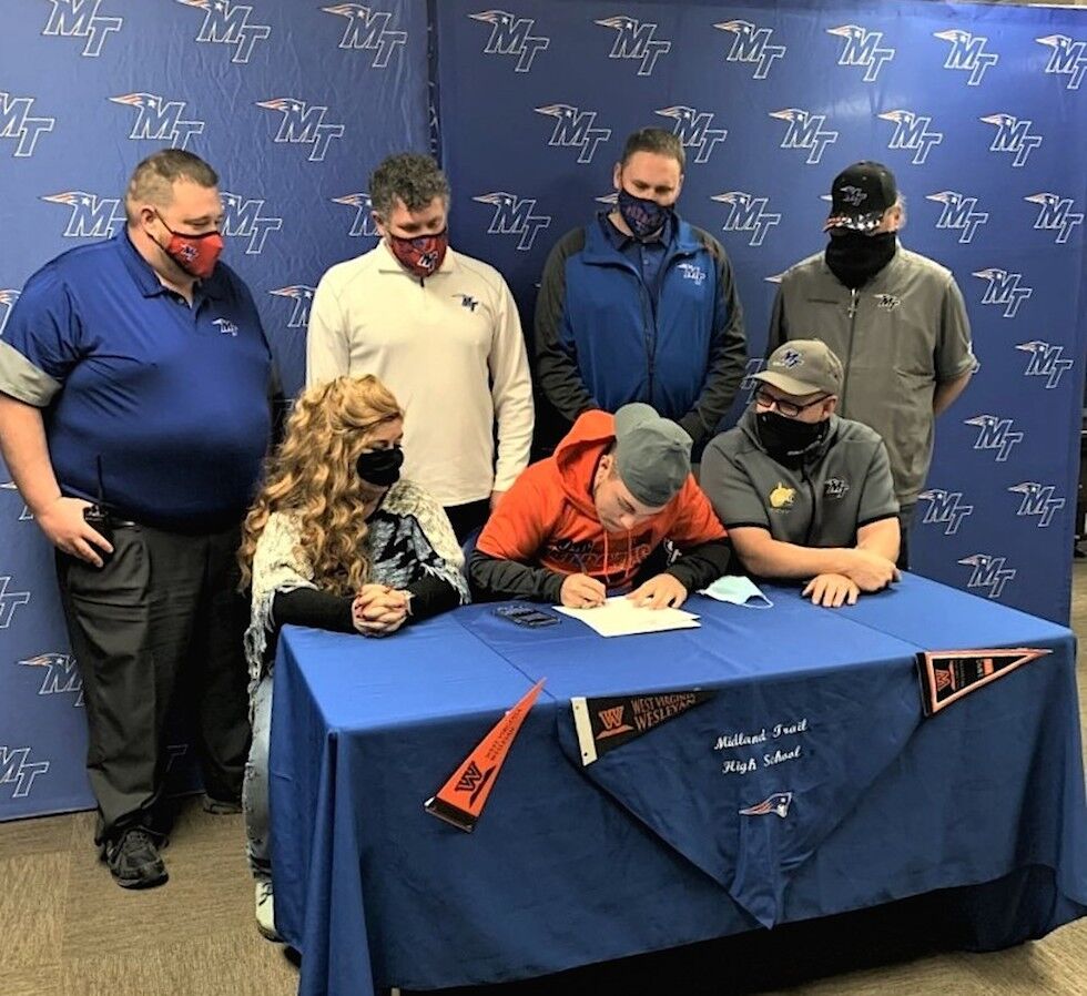 Eades signs with West Virginia Wesleyan